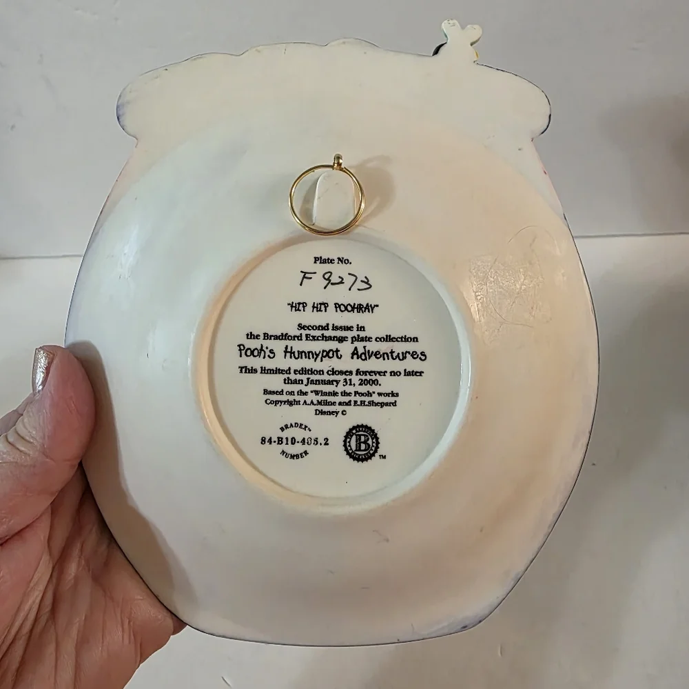 Disney 3D Hip Hip Poohray Decorative Plate Resin Bradford Exchange